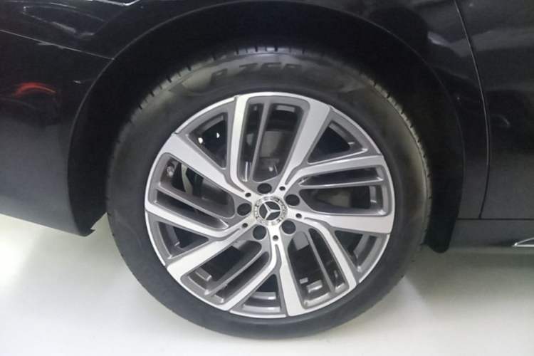 Used Mercedes-Benz E-Class 2024 E 300 L Stylish Model Right Rear Wheel Hub
