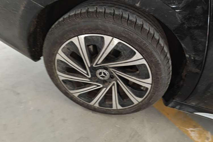 Used Mercedes-Benz E-Class 2024 E 300 L Luxury Model Right Rear Wheel Hub