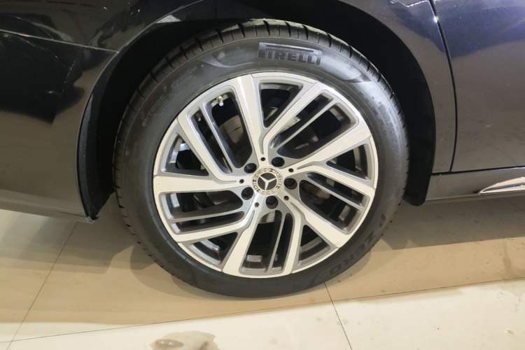 Used Mercedes-Benz E-Class 2024 E 300 L Stylish Model Right Rear Wheel Hub