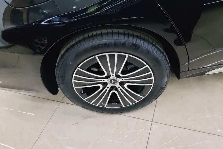 Used Mercedes-Benz E-Class 2024 E 260 L Right Rear Wheel Hub