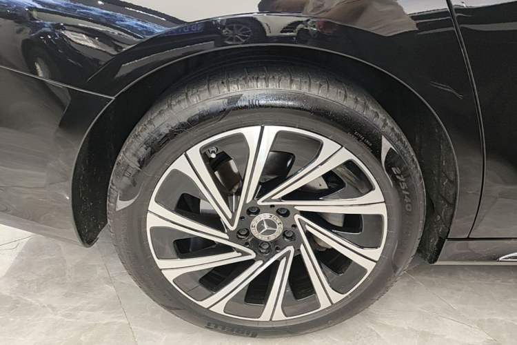 Used Mercedes-Benz E-Class 2024 Facelift E 300 L Luxury Edition Right Rear Wheel Hub