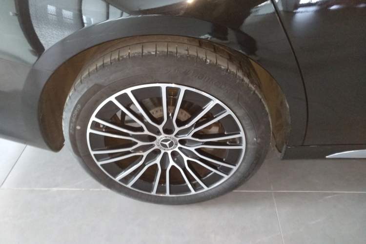 Used Mercedes-Benz E-Class 2024 Facelift E 300 L Luxury Edition Right Rear Wheel Hub