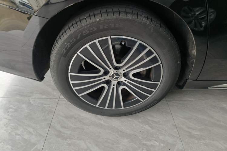 Used Mercedes-Benz E-Class 2024 E 260 L Right Rear Wheel Hub