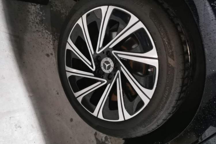 Used Mercedes-Benz E-Class 2024 E 300 L Luxury Model Right Rear Wheel Hub