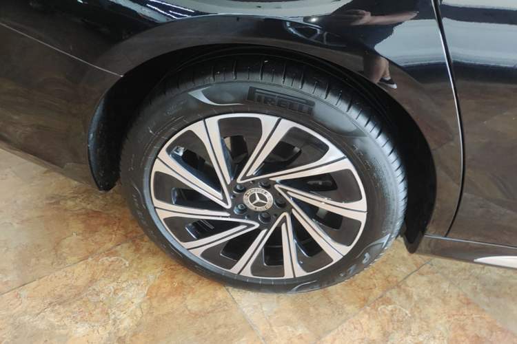 Used Mercedes-Benz E-Class 2024 E 300 L Luxury Model Right Rear Wheel Hub