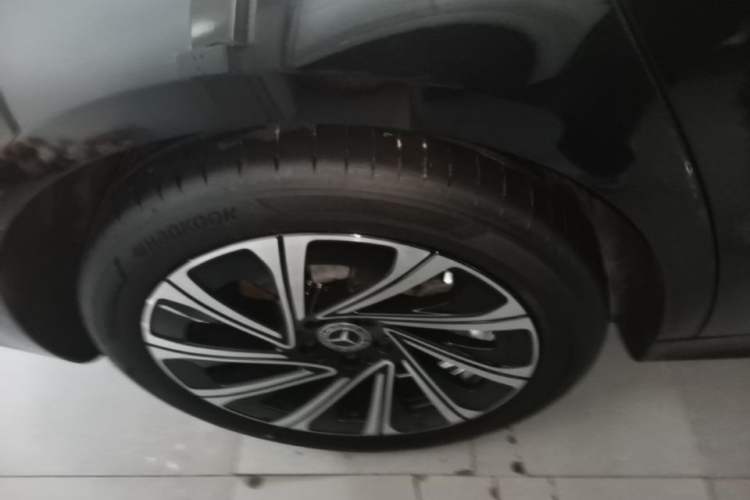 Used Mercedes-Benz E-Class 2024 E 300 L Luxury Model Right Rear Wheel Hub