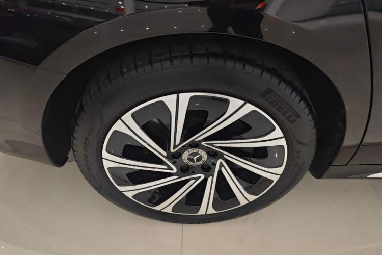 Used Mercedes-Benz E-Class 2024 Facelift E 300 L Luxury Edition Right Rear Wheel Hub