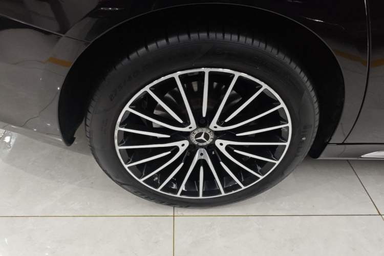 Used Mercedes-Benz E-Class 2024 E 300 L Stylish Model Right Rear Wheel Hub