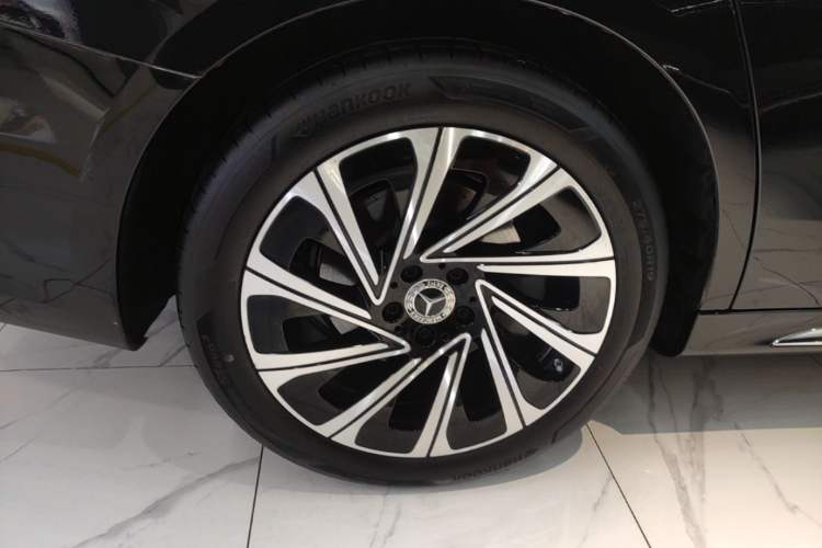 Used Mercedes-Benz E-Class 2024 E 300 L Luxury Model Right Rear Wheel Hub