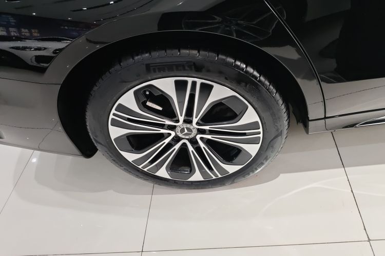 Used Mercedes-Benz E-Class 2024 Facelift E 300 L Fashion Sport Edition Right Rear Wheel Hub