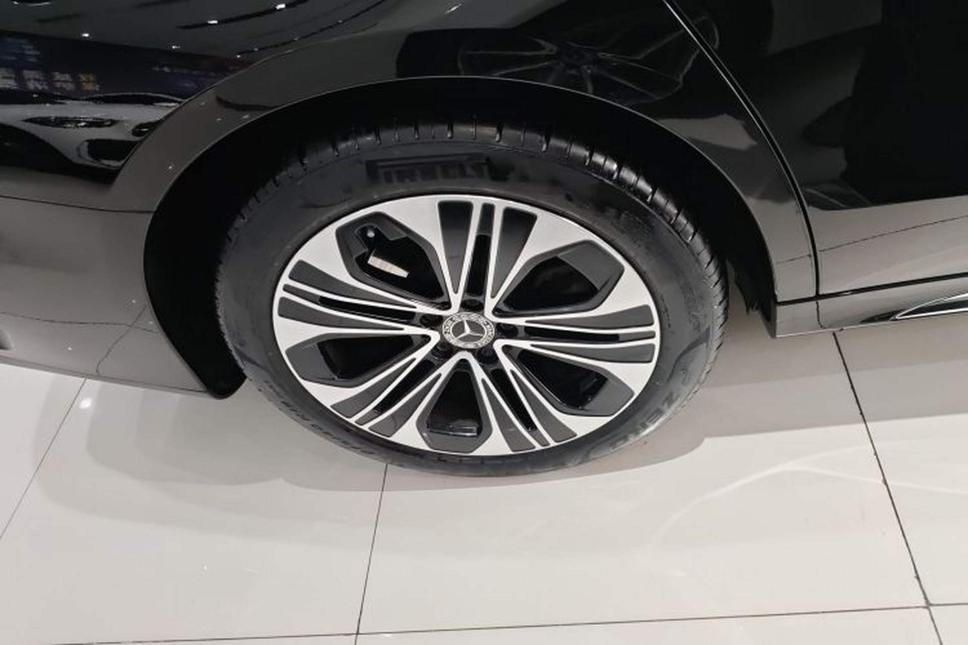 Used Mercedes-Benz E-Class 2024 Facelift E 300 L Fashion Sport Edition Right Rear Wheel Hub