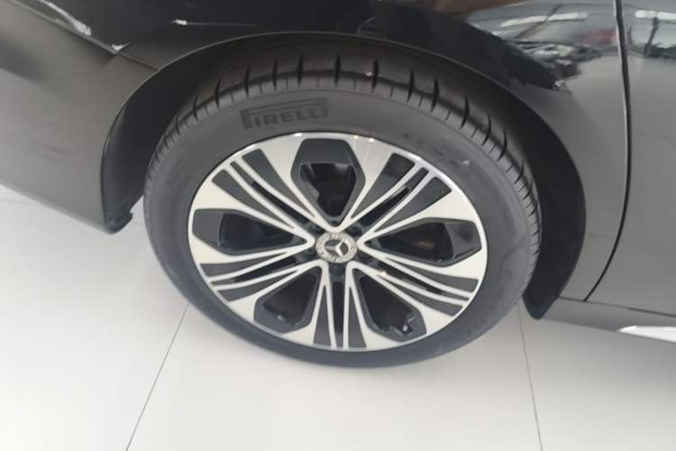 Used Mercedes-Benz E-Class 2024 Facelift E 300 L Fashion Sport Edition Right Rear Wheel Hub