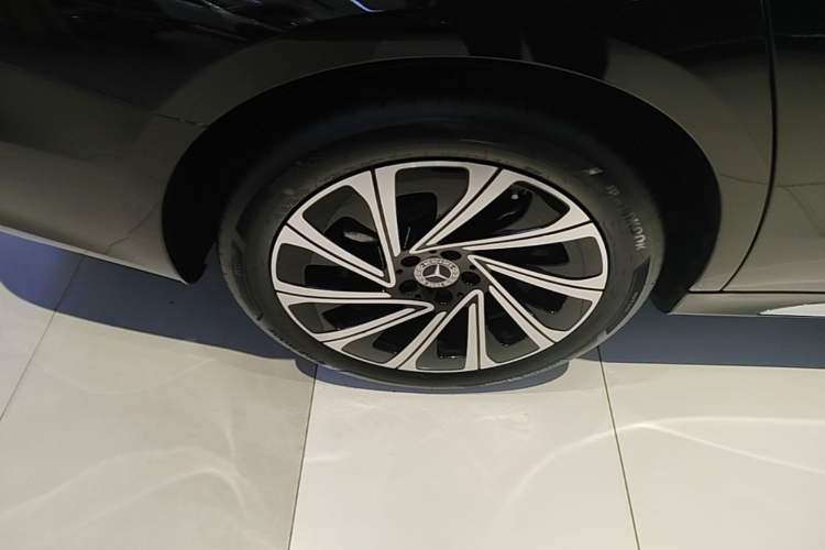 Used Mercedes-Benz E-Class 2024 Facelift E 300 L Luxury Edition Right Rear Wheel Hub