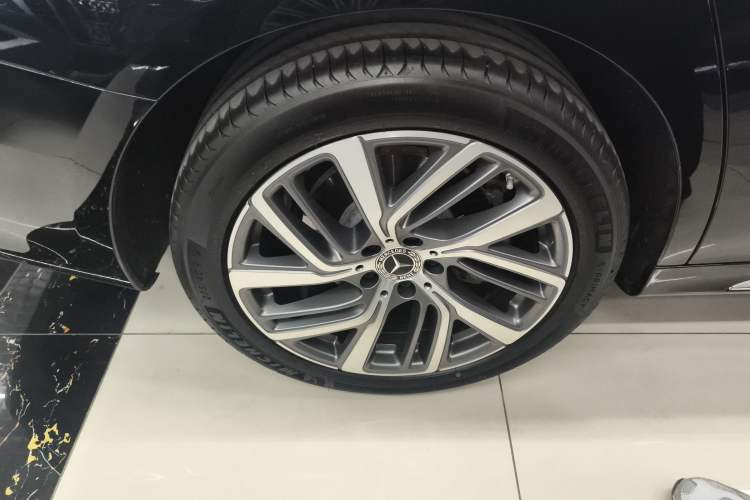 Used Mercedes-Benz E-Class 2024 E 300 L Stylish Model Right Rear Wheel Hub