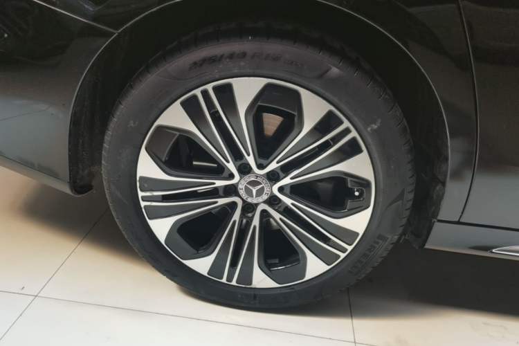 Used Mercedes-Benz E-Class 2024 Facelift E 300 L Fashion Sport Edition Right Rear Wheel Hub