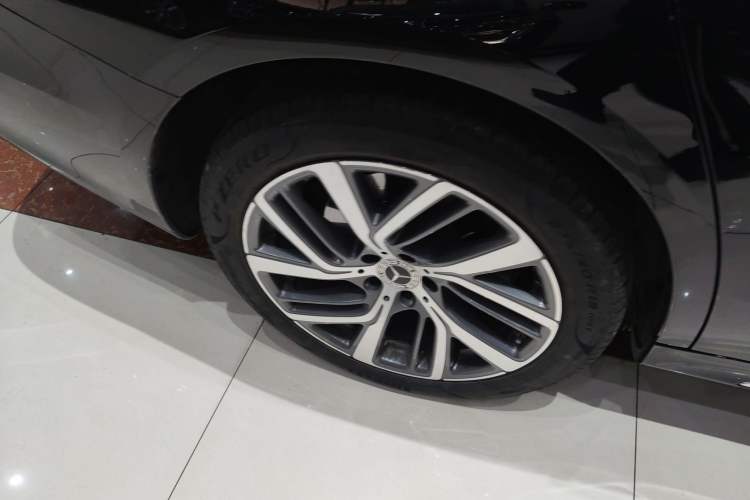 Used Mercedes-Benz E-Class 2024 E 300 L Stylish Model Right Rear Wheel Hub