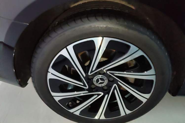 Used Mercedes-Benz E-Class 2024 Facelift E 300 L Luxury Edition Right Rear Wheel Hub