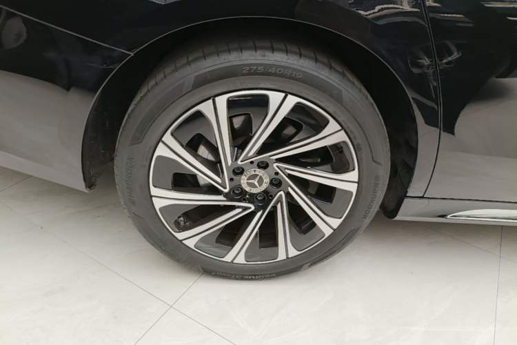 Used Mercedes-Benz E-Class 2024 E 300 L Luxury Model Right Rear Wheel Hub