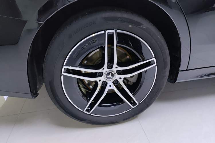 Used Mercedes-Benz E-Class 2024 E 300 Fashion Sport Edition Right Rear Wheel Hub