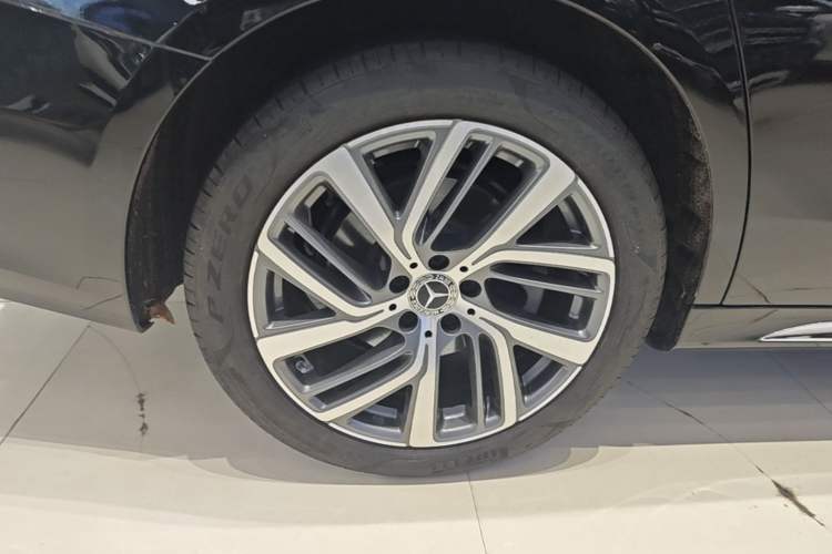 Used Mercedes-Benz E-Class 2024 E 300 L Stylish Model Right Rear Wheel Hub