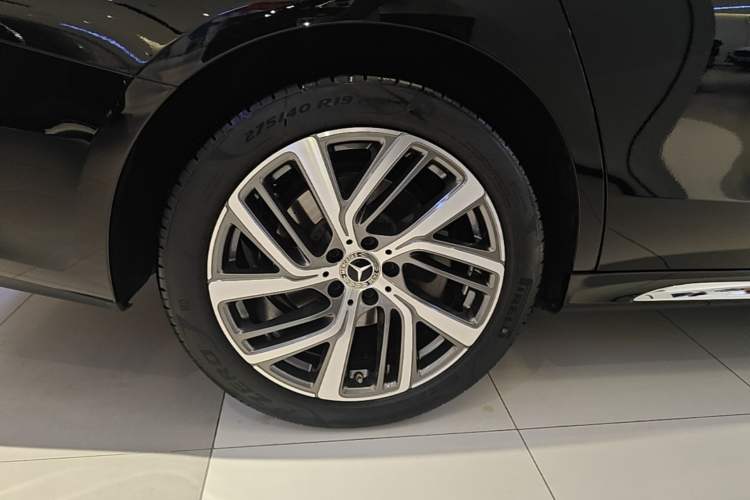 Used Mercedes-Benz E-Class 2024 E 300 L Stylish Model Right Rear Wheel Hub