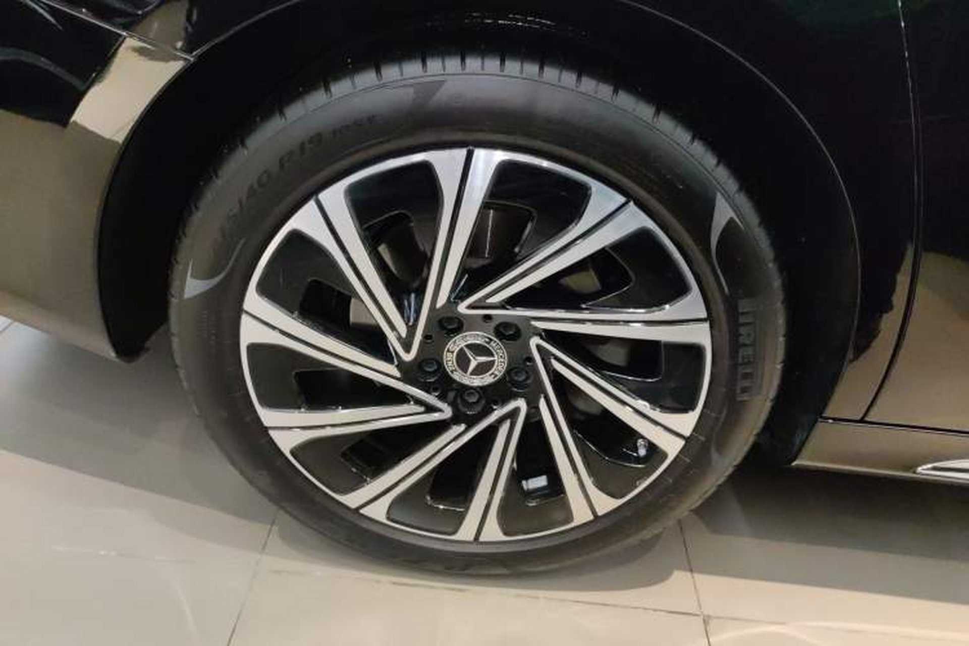 Used Mercedes-Benz E-Class 2024 Facelift E 300 L Luxury Edition Right Rear Wheel Hub