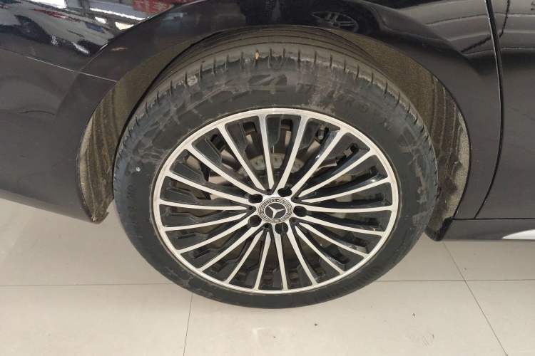 Used Mercedes-Benz E-Class 2024 E 300 L Luxury Model Right Rear Wheel Hub