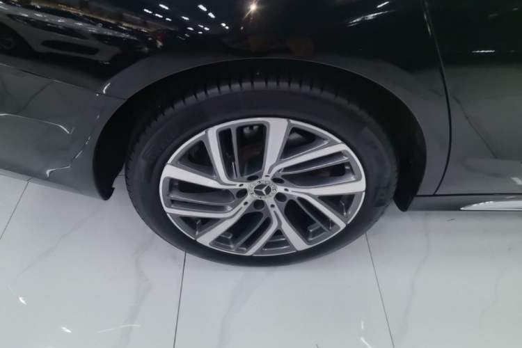 Used Mercedes-Benz E-Class 2024 E 300 L Stylish Model Right Rear Wheel Hub
