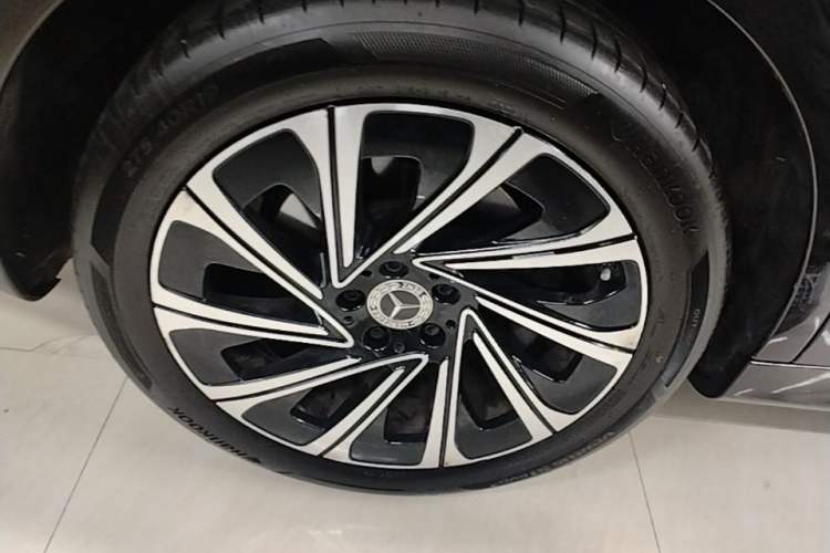 Used Mercedes-Benz E-Class 2024 E 300 L Luxury Model Right Rear Wheel Hub