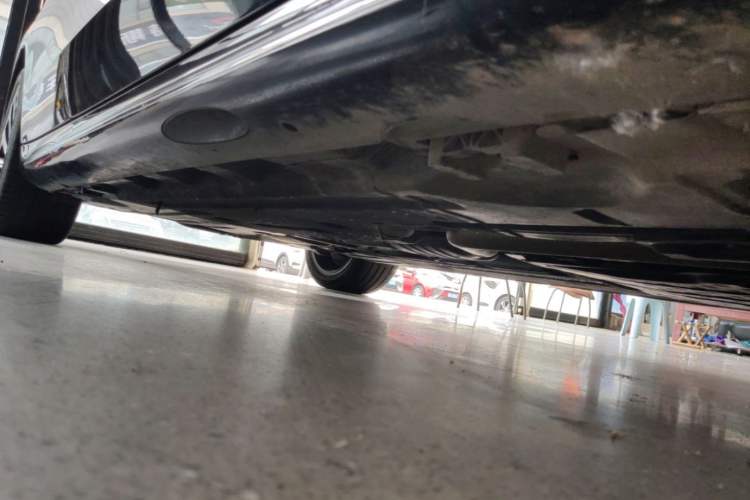 Used Mercedes-Benz E-Class 2024 E 300 L Luxury Model Right Side Sill
