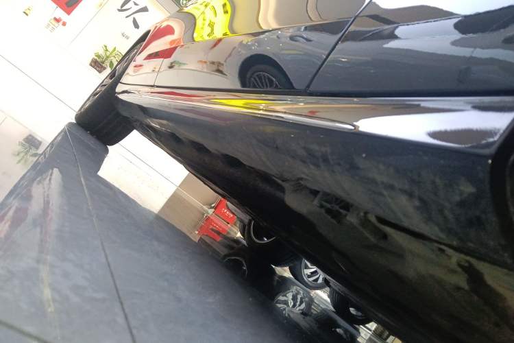 Used Mercedes-Benz E-Class 2024 Facelift E 300 L Fashion Sport Edition Right Side Sill