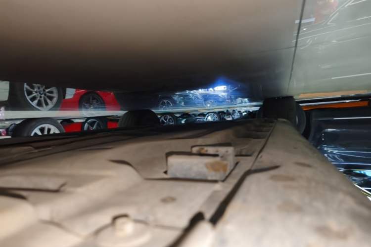 Used Mercedes-Benz E-Class 2024 Refresh E 300 L Stylish Edition Right Side Sill