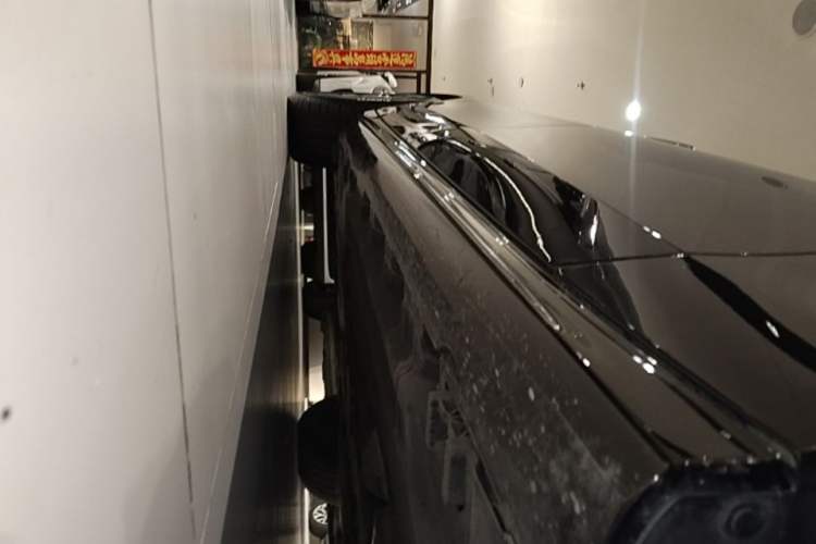 Used Mercedes-Benz E-Class 2024 Refresh E 300 L Stylish Edition Right Side Sill