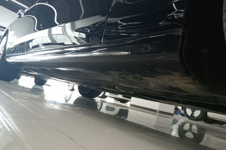 Used Mercedes-Benz E-Class 2024 Refresh E 300 L Stylish Edition Right Side Sill