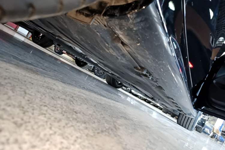 Used Mercedes-Benz E-Class 2024 Refresh E 300 L Stylish Edition Right Side Sill