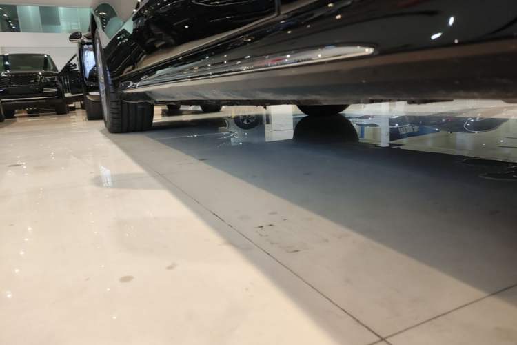 Used Mercedes-Benz E-Class 2024 E 300 L Stylish Model Right Side Sill