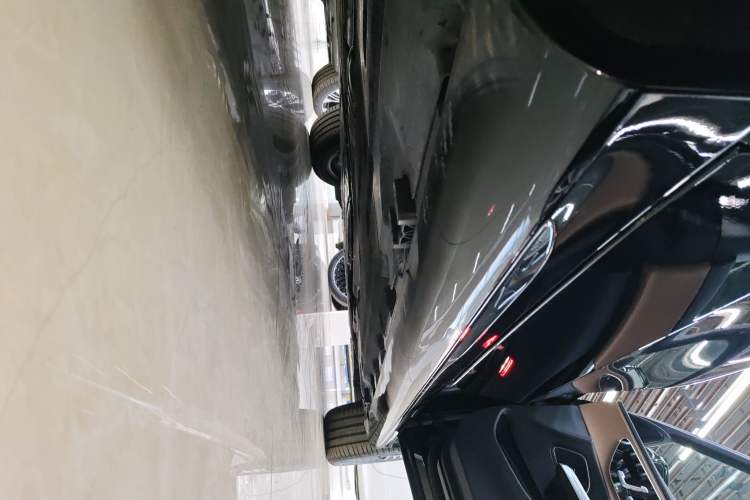 Used Mercedes-Benz E-Class 2024 E 260 L Right Side Sill