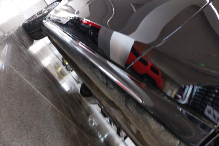 Used Mercedes-Benz E-Class 2024 E 300 L Stylish Model Right Side Sill