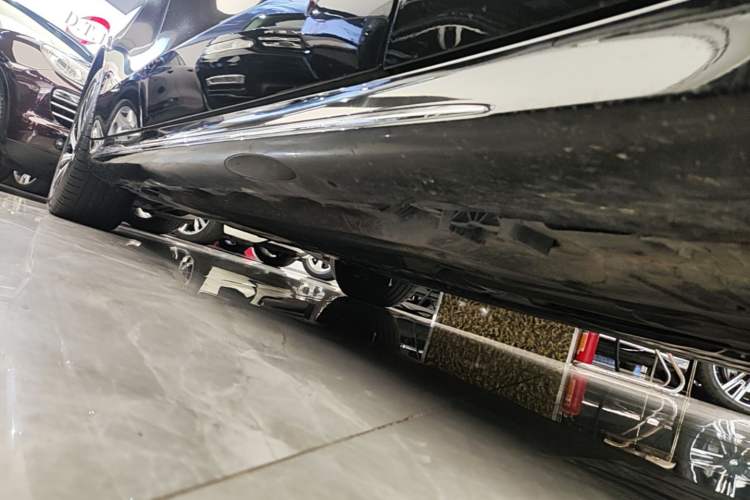 Used Mercedes-Benz E-Class 2024 Facelift E 300 L Luxury Edition Right Side Sill
