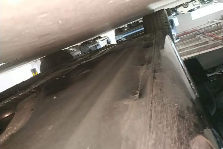 Used Mercedes-Benz E-Class 2024 Revised E 300 L Luxury Sports Edition Right Side Sill
