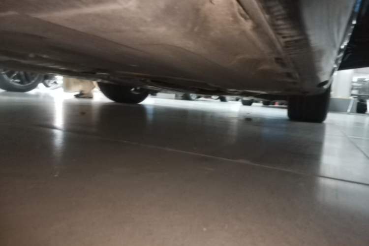 Used Mercedes-Benz E-Class 2024 E 300 L Luxury Model Right Side Sill
