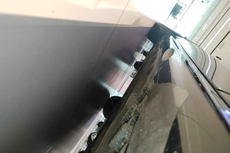 Used Mercedes-Benz E-Class 2024 Facelift E 300 L Luxury Edition Right Side Sill