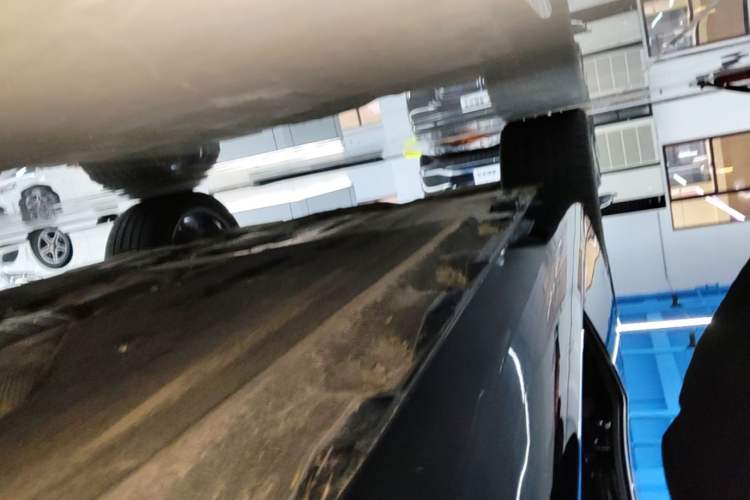 Used Mercedes-Benz E-Class 2024 Refresh E 300 L Stylish Edition Right Side Sill