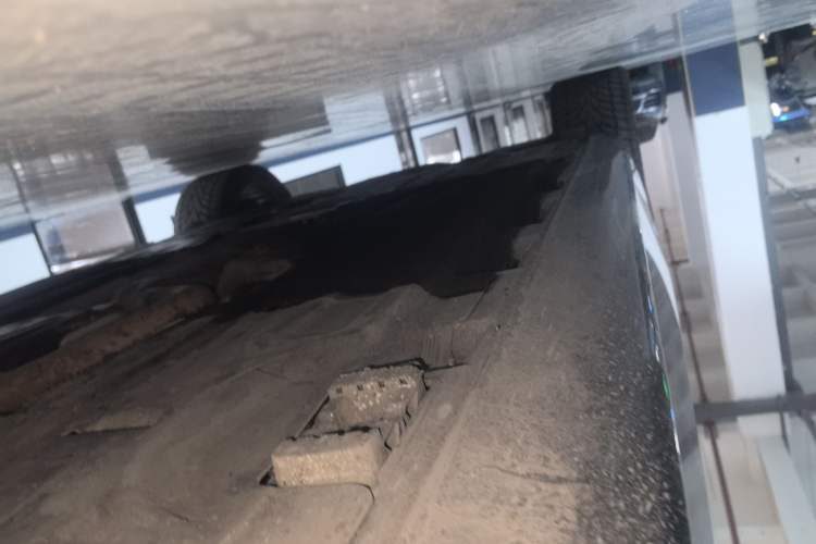 Used Mercedes-Benz E-Class 2024 E 300 Luxury Sport Edition Right Side Sill