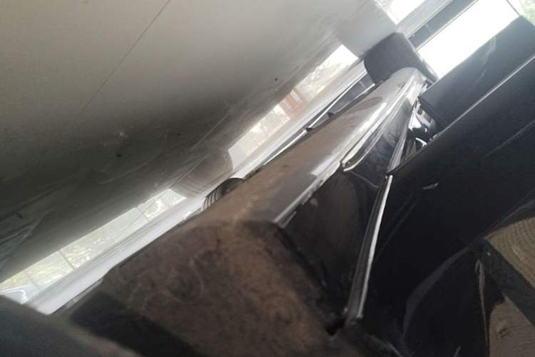 Used Mercedes-Benz E-Class 2024 E 300 L Luxury Model Right Side Sill