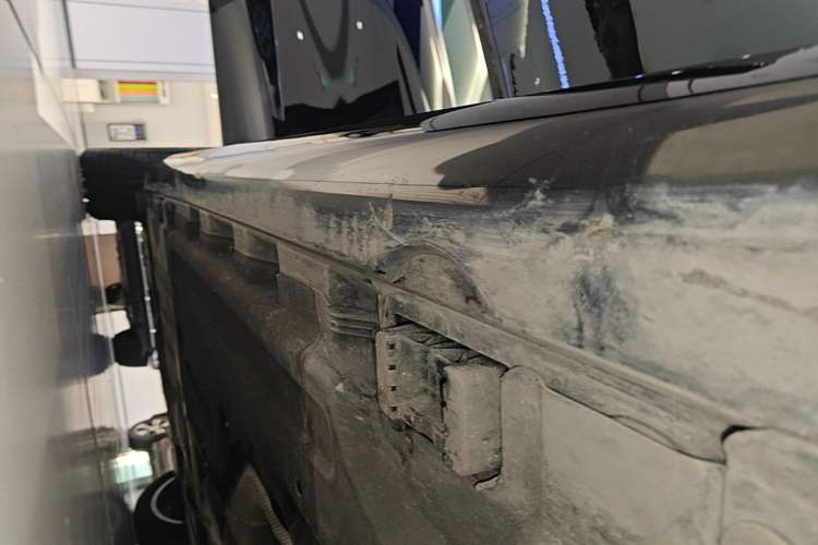 Used Mercedes-Benz E-Class 2024 E 300 L Stylish Model Right Side Sill