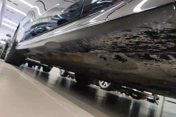 Used Mercedes-Benz E-Class 2024 Facelift E 300 L Luxury Edition Right Side Sill