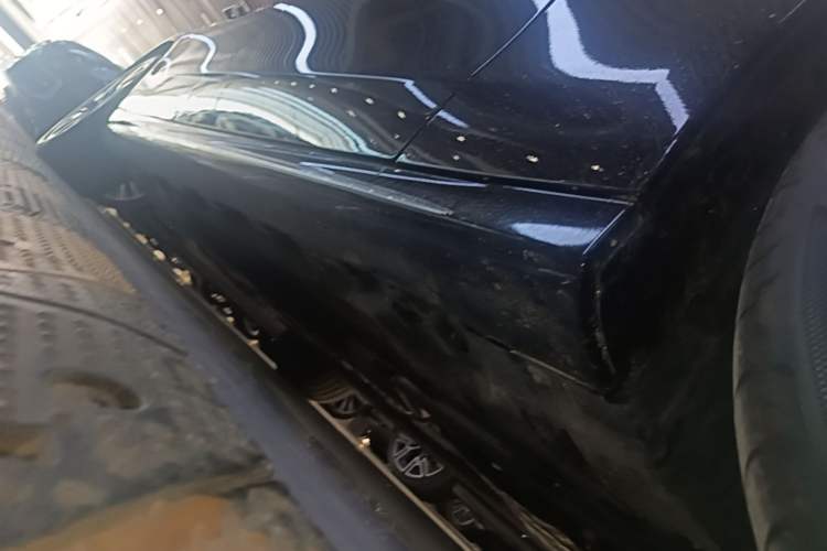 Used Mercedes-Benz E-Class 2024 Refresh E 300 L Stylish Edition Right Side Sill