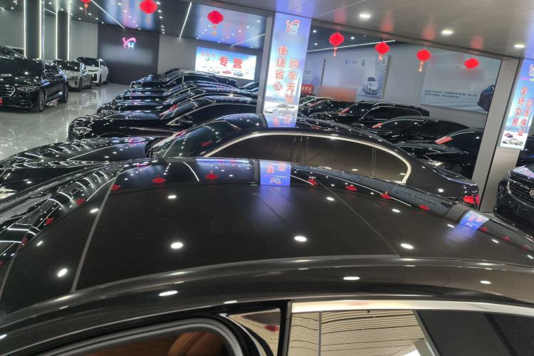 Used Mercedes-Benz E-Class 2024 E 260 L Roof