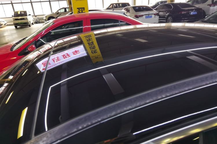 Used Mercedes-Benz E-Class 2024 E 260 L Roof
